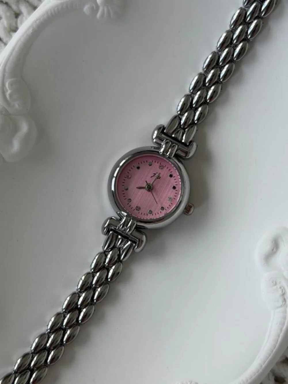 SKU0615 vintage vibe silver pink dial round watch Stainless steel + gift bag